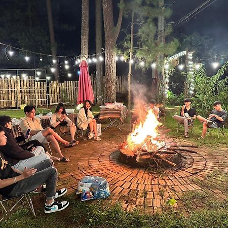 S'Nghe Homestay Mang Den Kon Von Kla Exteriör bild
