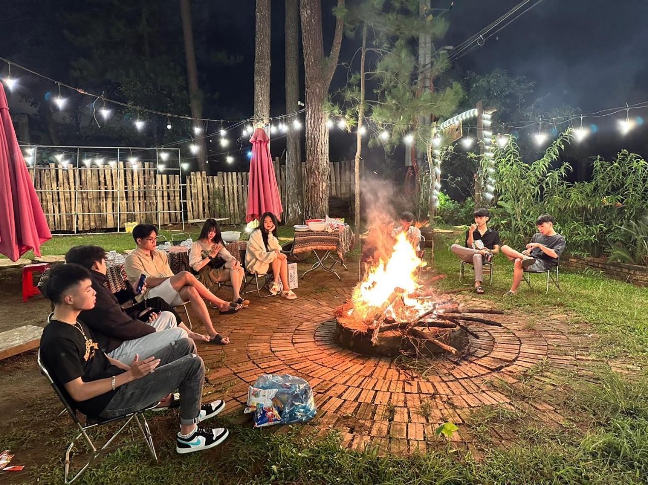 S'Nghe Homestay Mang Den Kon Von Kla Exteriör bild